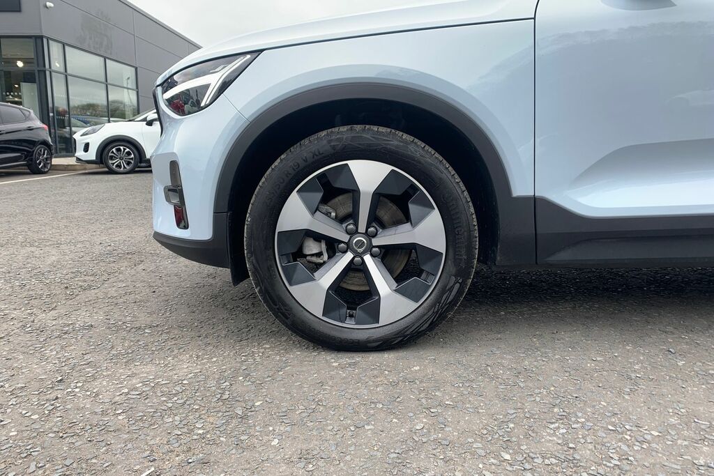 Volvo XC40 2.0 B4 197Ps Plus Dark In Cloud Blue With 4K YR25EXC Blue #6