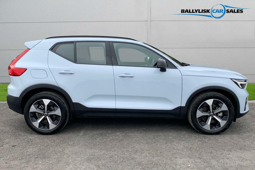 Volvo XC40 2.0 B4 197Ps Plus Dark In Cloud Blue With 4K YR25EXC Blue #3