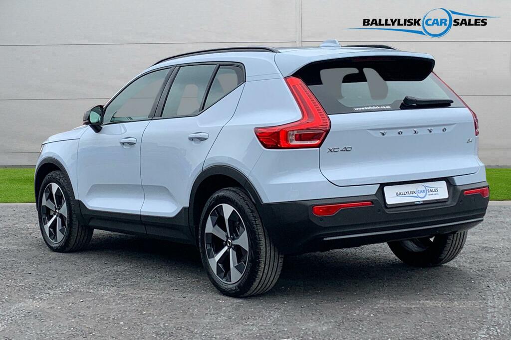 Volvo XC40 2.0 B4 197Ps Plus Dark In Cloud Blue With 4K YR25EXC Blue #2