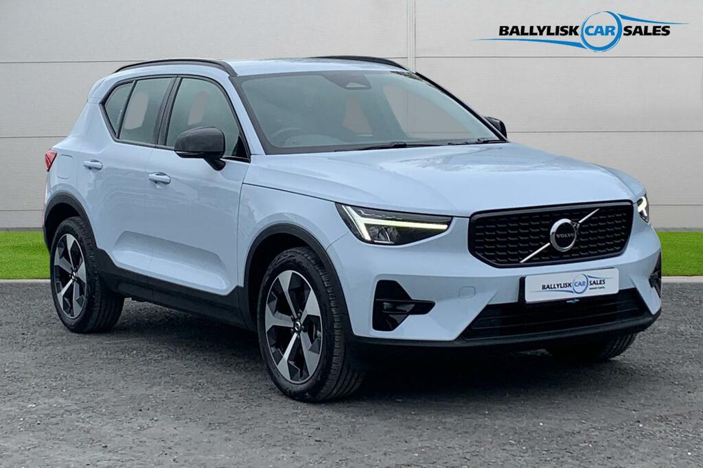 Volvo XC40 2.0 B4 197Ps Plus Dark In Cloud Blue With 4K Blue