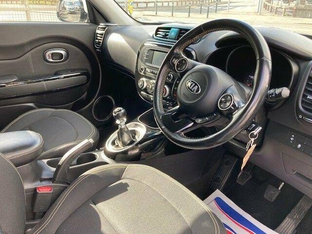 Kia Soul Crdi Urban Euro 6 SL17OVW White #2