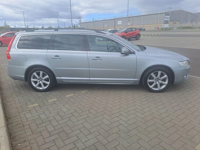 Volvo V70 D3 Se Nav Silver #4