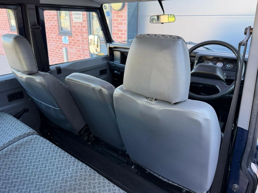 Land Rover Defender 110 110 2.5 Td5 County Green #26