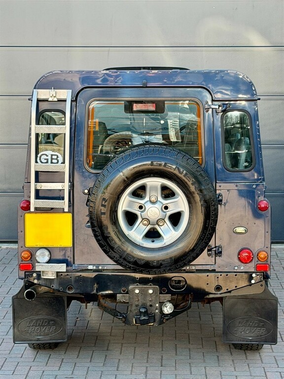 Land Rover Defender 110 2.5 Td5 County Station Wagon  #3