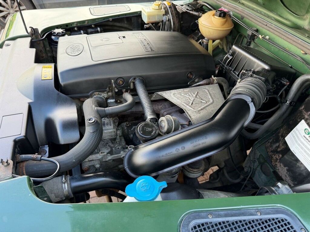 Land Rover Defender 90 Blue #21