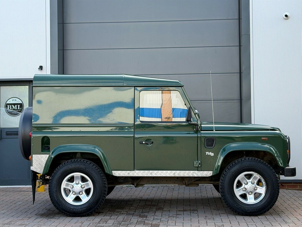 Land Rover Defender 90 Blue #8
