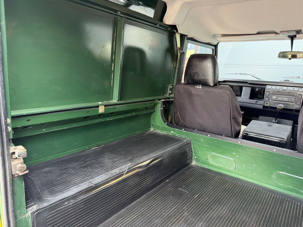 Land Rover Defender 90 Blue #20