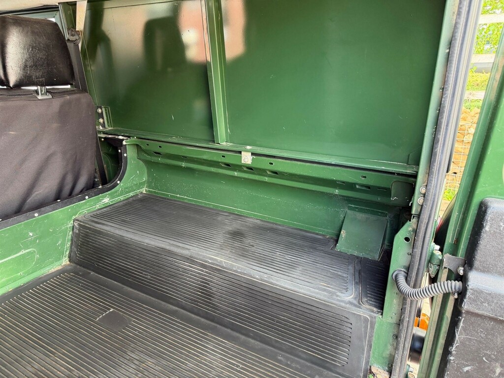 Land Rover Defender 90 Blue #19