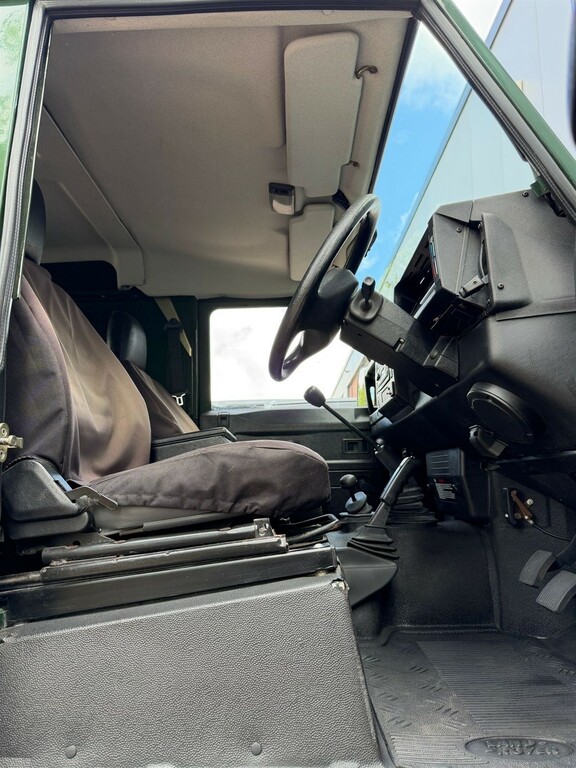 Land Rover Defender 90 Blue #12