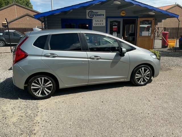 Honda Jazz 2016 1.3 I-vtec Ex Navi Hatchback Cvt E Silver #2