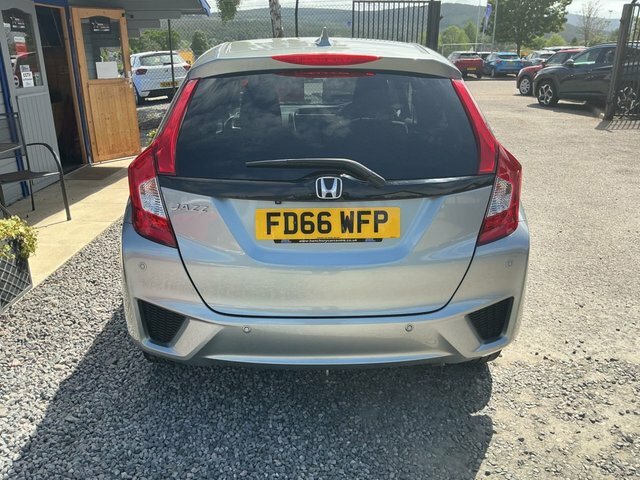 Honda Jazz 2016 1.3 I-vtec Ex Navi Hatchback Cvt E Silver #4