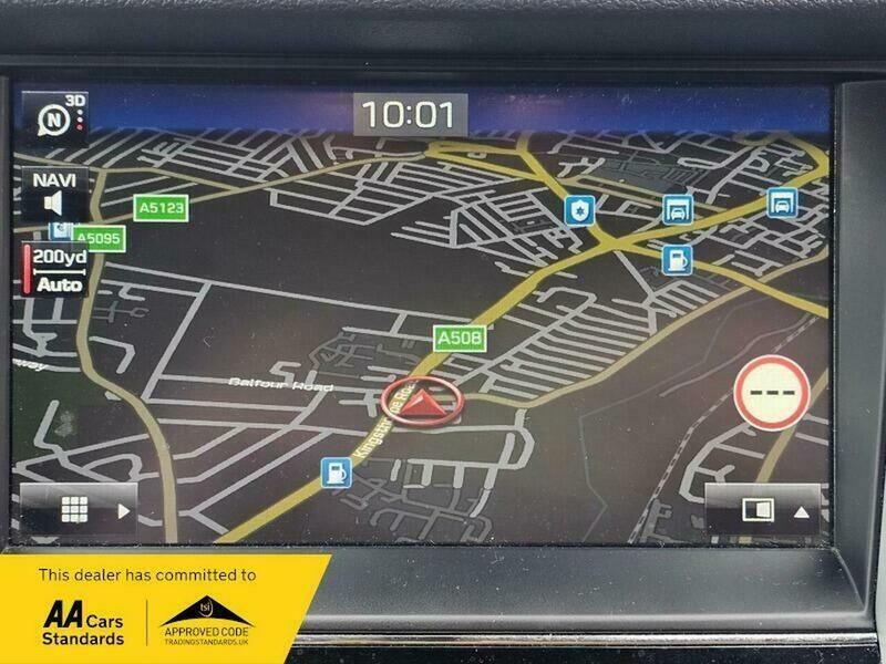 Hyundai Tucson 2.0 Crdi Se Nav White #3
