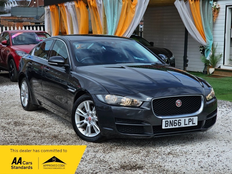 Jaguar XE 2.0D Prestige Euro Grey
