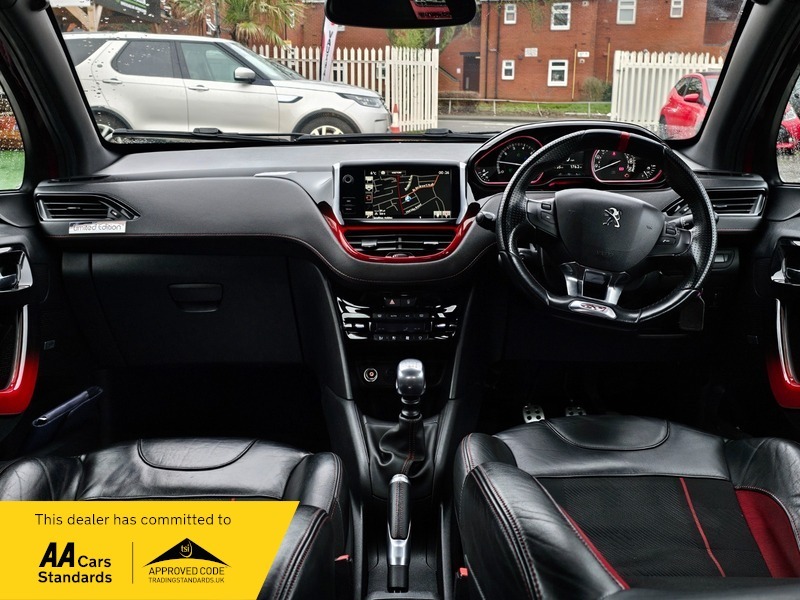 Peugeot 208 1.6 Thp Gti Euro Red #3