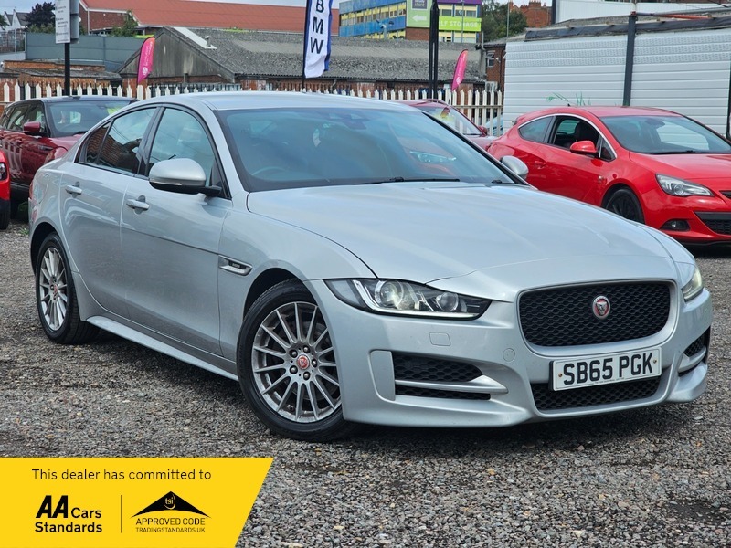 Jaguar XE 2.0D R-sport Saloon Silver