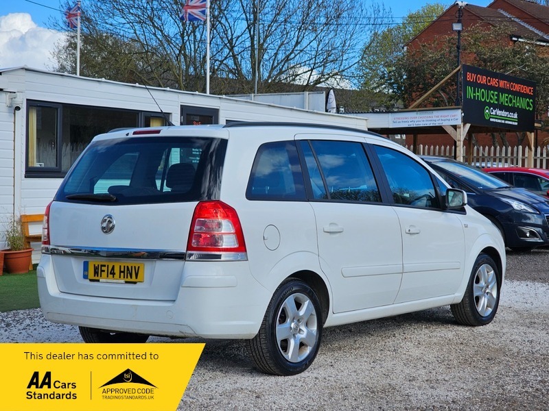 Vauxhall Zafira 1.8 16V Exclusiv Euro White #5