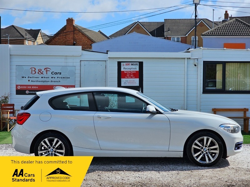BMW 1 Series 1.5 118I Sport WD67CVK White #4