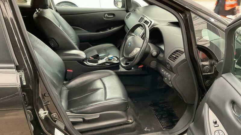 Nissan Leaf 30Kwh Tekna Black #4