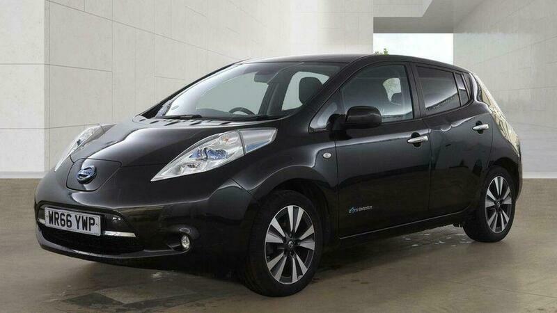 Nissan Leaf 30Kwh Tekna Black #2