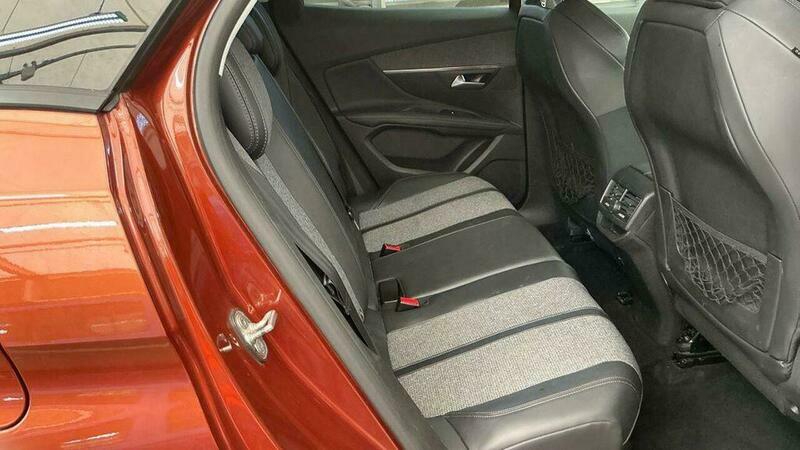 Peugeot 3008 1.2 Puretech Allure Eat LT67BSX Brown #6