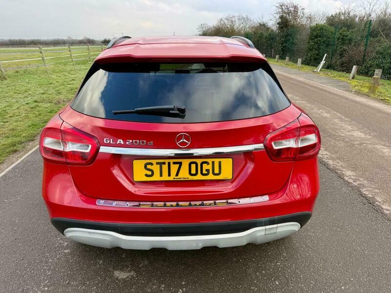 Mercedes-Benz GLA Class 2.1 Gla200d Se Euro ST17OGU Red #6