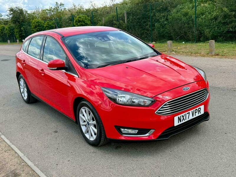 Ford Focus 1.5T Ecoboost Titanium Red