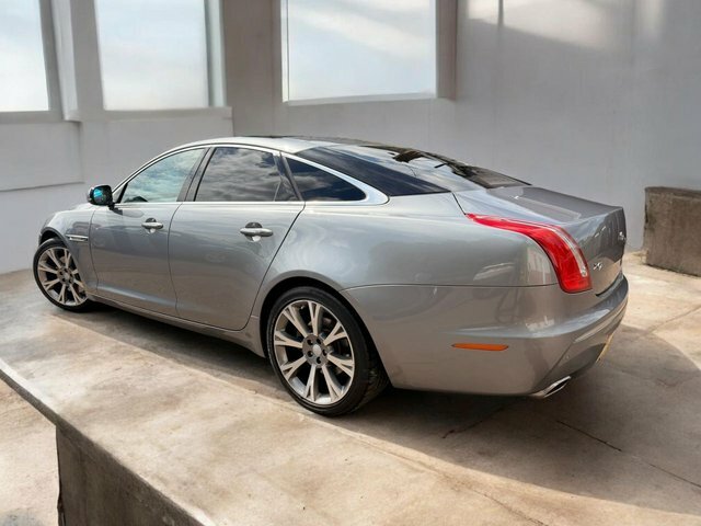Jaguar XJ 3.0D V6 Portfolio Saloon KU60GNK Grey #4