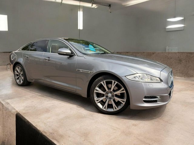 Jaguar XJ 3.0D V6 Portfolio Saloon Grey