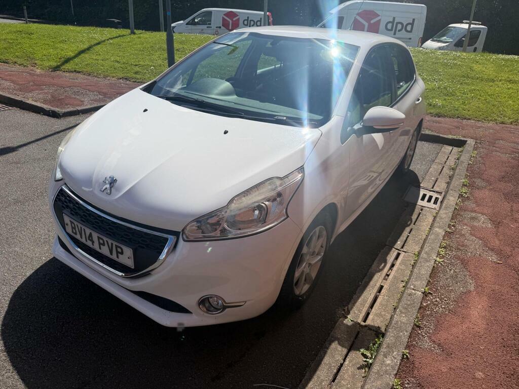 Peugeot 208 1.2 Vti Active Euro 5 BV14PVP White #3