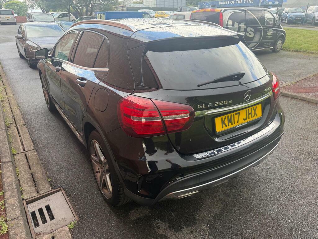 Mercedes-Benz GLA Class 2.1 Gla220d Amg Line Premium Plus 7G-dct 4Matic KM17JHX Black #4