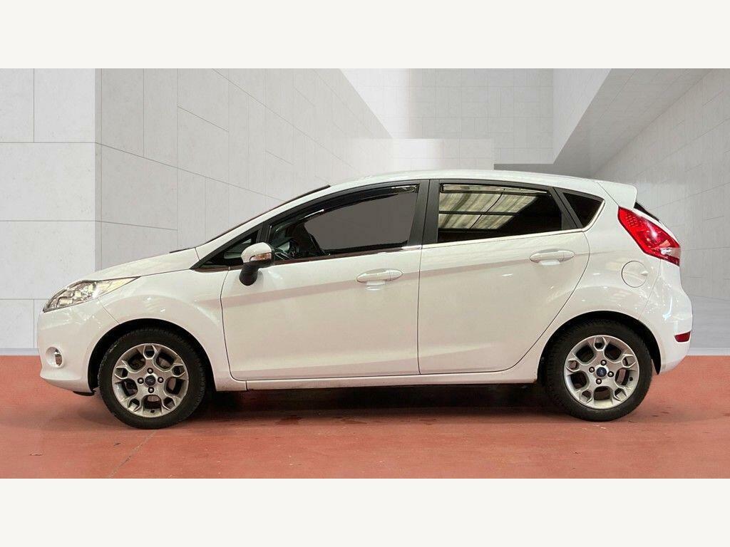 Ford Fiesta 1.25 Zetec SV62YSN White #4