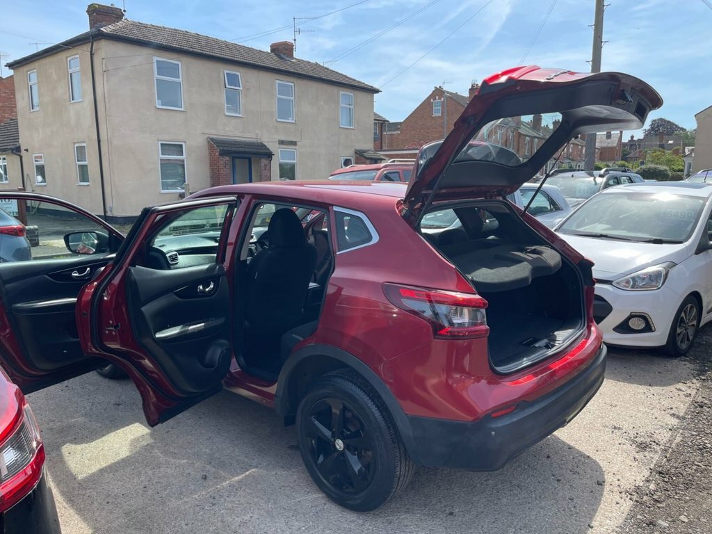 Nissan Qashqai 1.5L Acenta Premium PJ68YTD Red #2