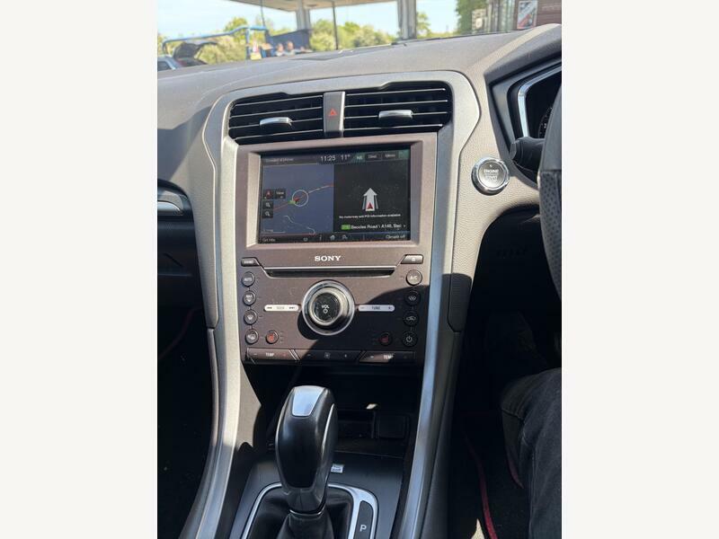 Ford Mondeo 2.0-Tdci-titanium-powershift-euro-6-ss-5dr ET65VBY White #4