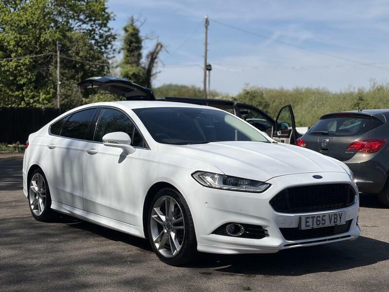 Ford Mondeo 2.0-Tdci-titanium-powershift-euro-6-ss-5dr White