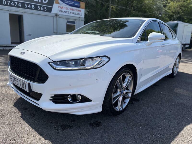 Ford Mondeo 2.0-Tdci-titanium-powershift-euro-6-ss-5dr ET65VBY White #2