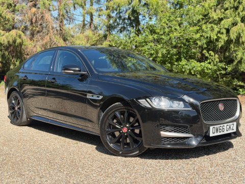 Jaguar XF 2017 66 2.0D Black