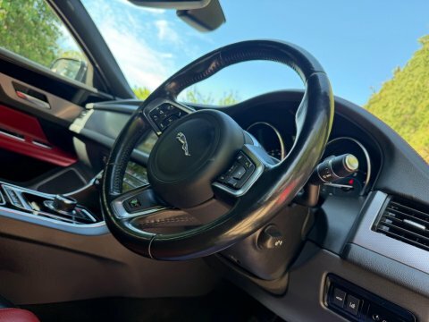 Jaguar XF 2017 66 2.0D TBO986 Black #2