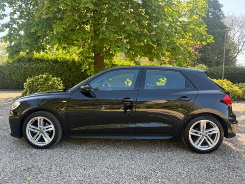 Audi A1 2019 69 1.0 EY69RKN Black #4