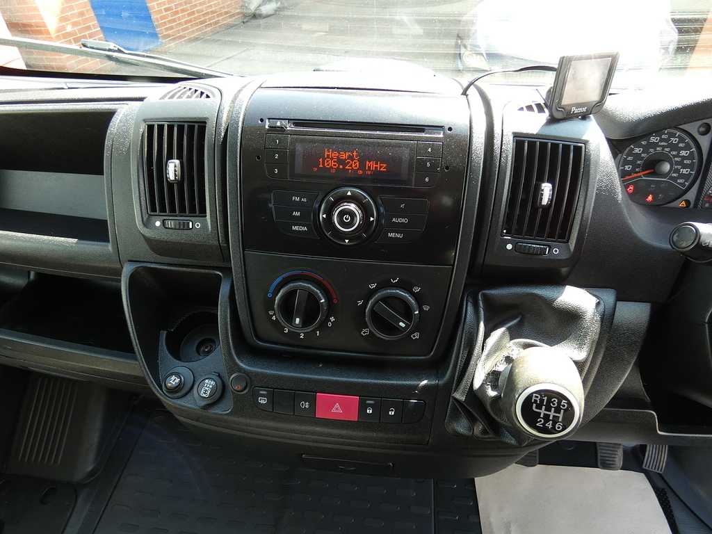 Peugeot Boxer 2.2Hdi 335Dropside Pickup 4M Body U4778 White #3