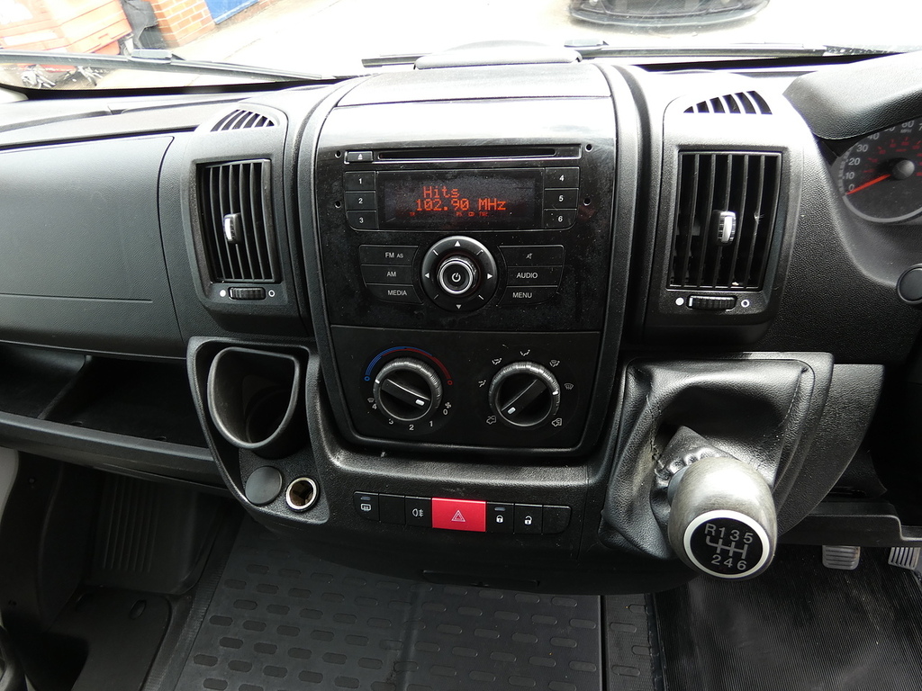 Peugeot Boxer 2.2Hdi 335 Luton With Tail Lift 3.9M Body Only 97K White #2