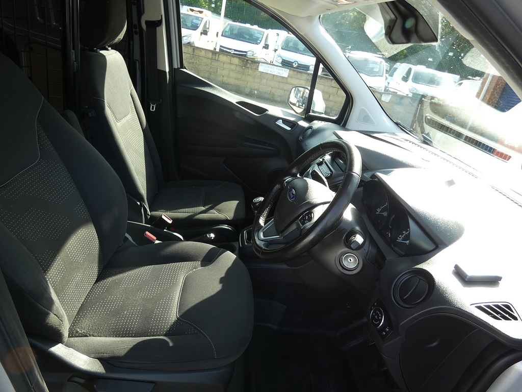 Ford Transit Courier 1.0 Ecoboost Limited U5202 Ulez Silver