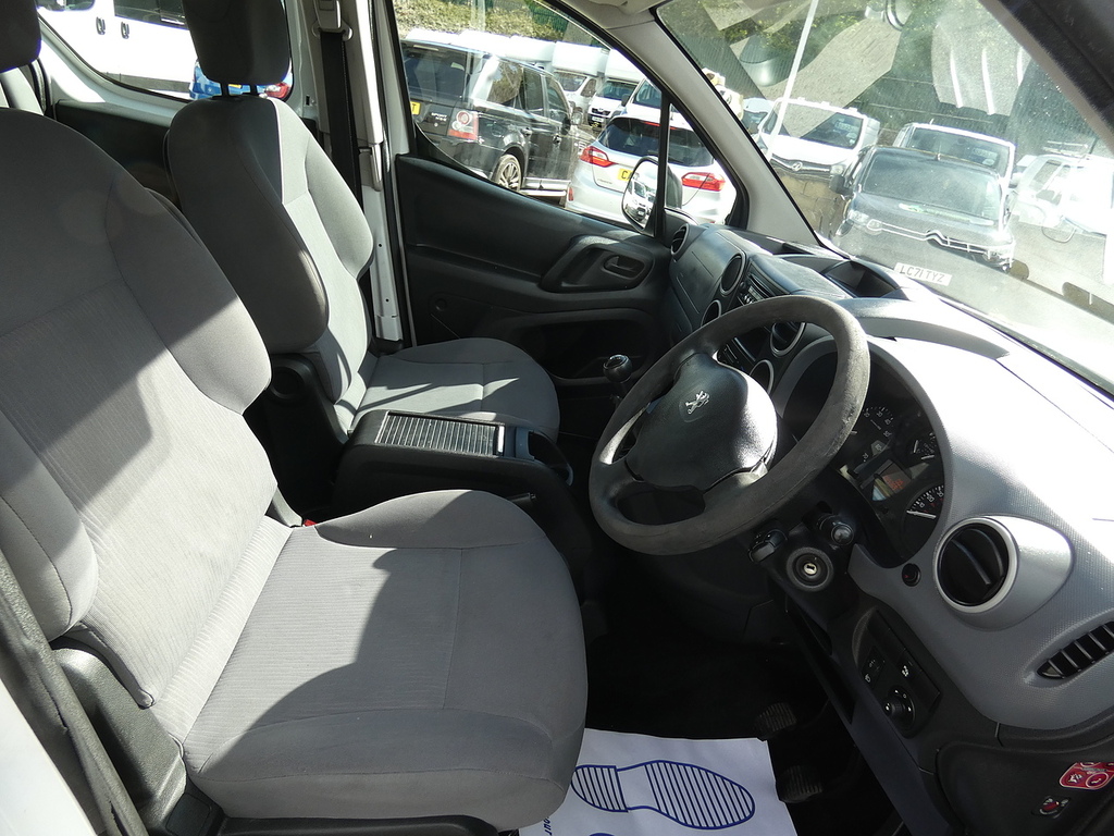 Peugeot Partner 1.6Hdi 5 Seat Crew Van Ex Council 89K U5184 White