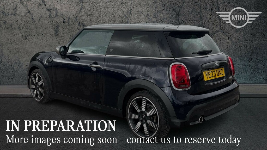 Mini Hatch 1.5 Cooper Exclusive Hatchback Steptron Black
