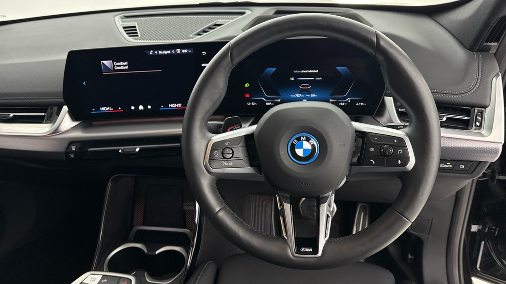 BMW iX1 20 66.5Kwh Shadow Edition Suv Ed YA25UMT Black #5