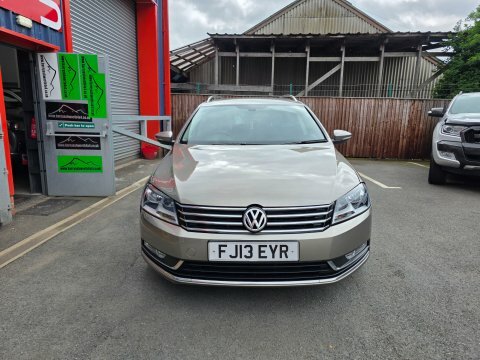 Volkswagen Passat Sport Tsi FJ13EYR Brown #2