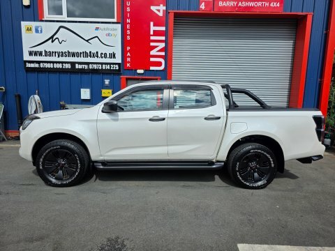 Isuzu D-Max V-cross Dcb FN21AHG White #4