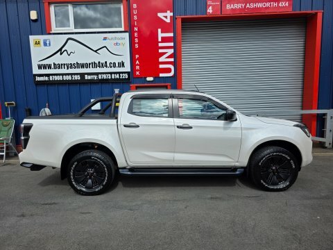 Isuzu D-Max V-cross Dcb FN21AHG White #3