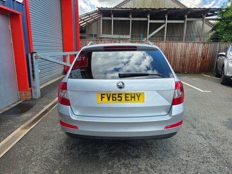 Skoda Octavia Se Tdi 4X4 Silver #6