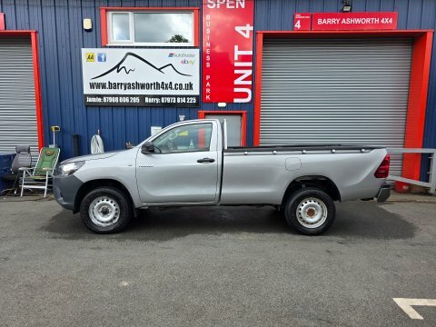 Toyota HILUX Active 4Wd D-4d YE70LXS Silver #4