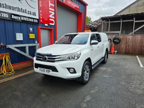 Toyota HILUX Invincible 4Wd D-4d White
